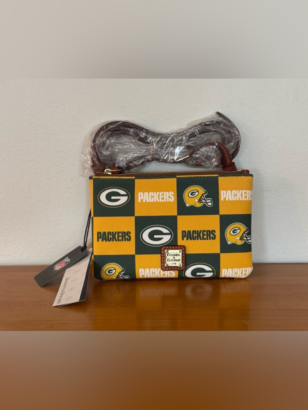 Dooney & Bourke Green Bay Packers NFL Crossbody Bag NWT Top Zip Purse - Picture 3 of 5